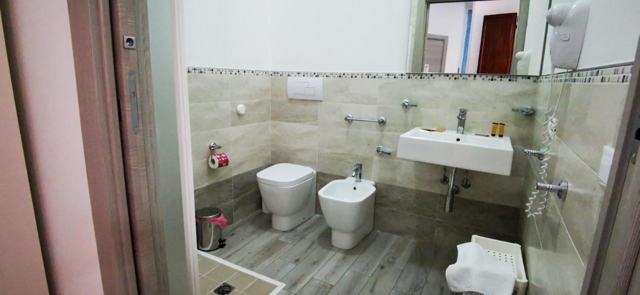 Perla Del Sud - Guest House 兰佩杜萨 外观 照片